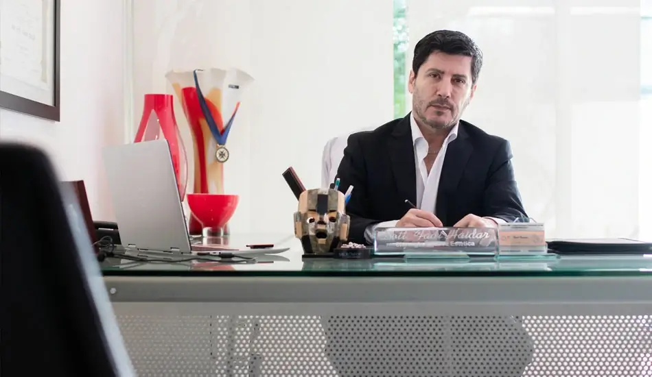 Dr. Fadi Haidar - Cirujano Plástico